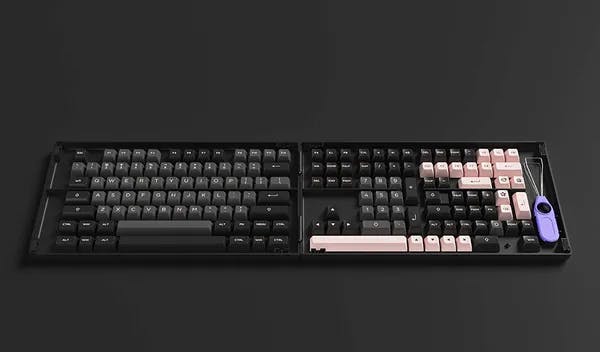 Picture of Akko Black and Pink Keycap-Set ASA