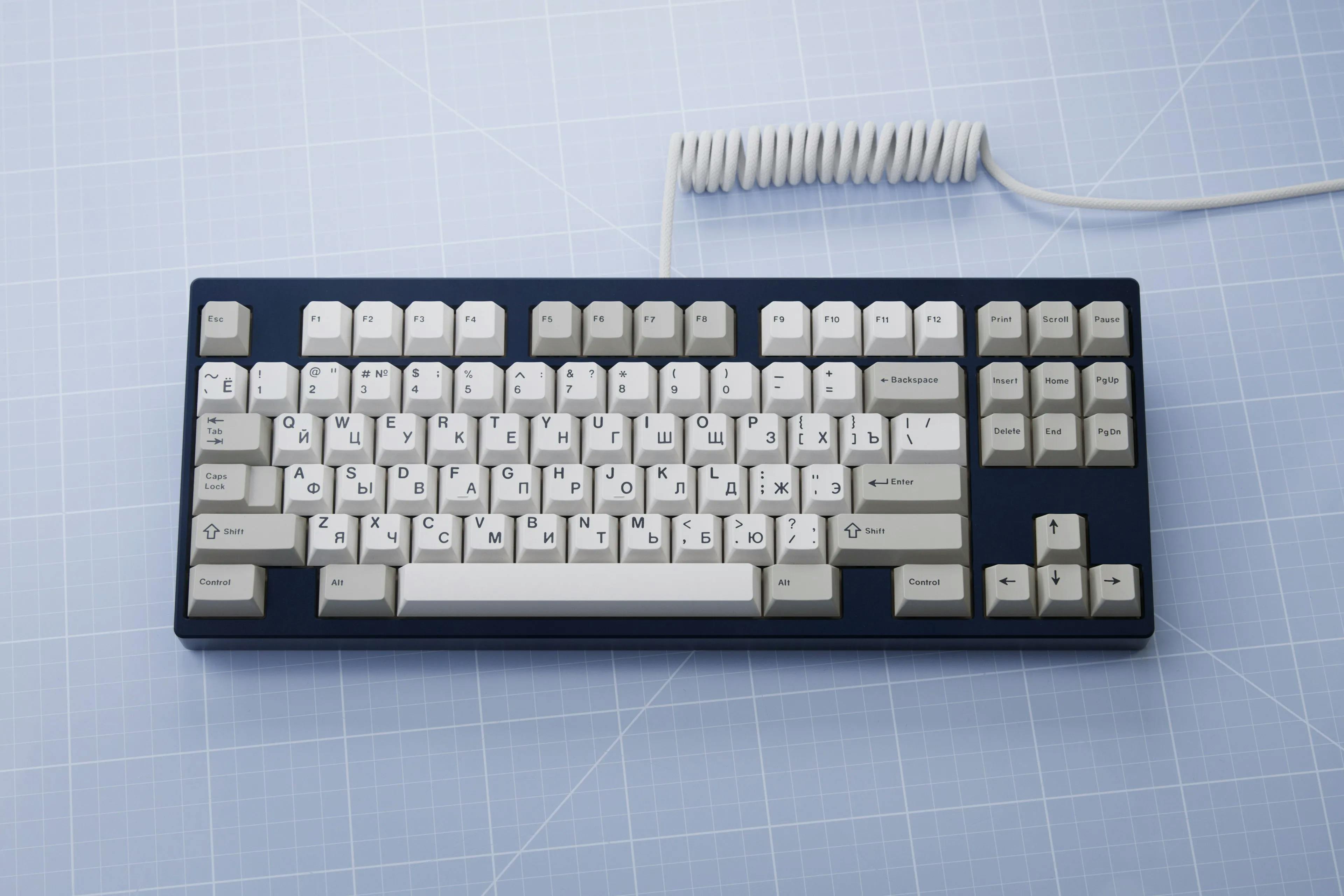 Image for [In Stock] GMK Cyrillic Beige / WoB
